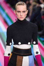 サルヴァトーレ フェラガモ 2016年秋冬ウィメンズコレクション - 色彩を弾ませポップに遊んで｜写真7