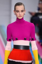 サルヴァトーレ フェラガモ 2016年秋冬ウィメンズコレクション - 色彩を弾ませポップに遊んで｜写真11