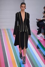 サルヴァトーレ フェラガモ 2016年秋冬ウィメンズコレクション - 色彩を弾ませポップに遊んで｜写真19