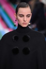 サルヴァトーレ フェラガモ 2016年秋冬ウィメンズコレクション - 色彩を弾ませポップに遊んで｜写真28