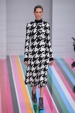 サルヴァトーレ フェラガモ 2016年秋冬ウィメンズコレクション - 色彩を弾ませポップに遊んで｜写真32