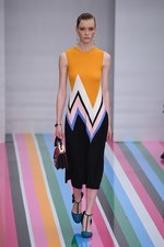 サルヴァトーレ フェラガモ 2016年秋冬ウィメンズコレクション - 色彩を弾ませポップに遊んで｜写真38