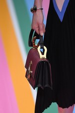 サルヴァトーレ フェラガモ 2016年秋冬ウィメンズコレクション - 色彩を弾ませポップに遊んで｜写真39