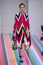 サルヴァトーレ フェラガモ 2016年秋冬ウィメンズコレクション - 色彩を弾ませポップに遊んで｜写真40