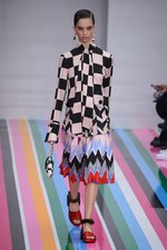 サルヴァトーレ フェラガモ 2016年秋冬ウィメンズコレクション - 色彩を弾ませポップに遊んで｜写真44