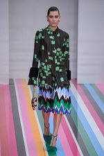 サルヴァトーレ フェラガモ 2016年秋冬ウィメンズコレクション - 色彩を弾ませポップに遊んで｜写真47