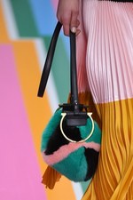 サルヴァトーレ フェラガモ 2016年秋冬ウィメンズコレクション - 色彩を弾ませポップに遊んで｜写真55