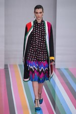 サルヴァトーレ フェラガモ 2016年秋冬ウィメンズコレクション - 色彩を弾ませポップに遊んで｜写真62