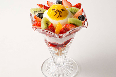 ぐでたま｜大阪「ぐでたまかふぇHEP FIVE」にホワイトデー限定メニュー、旬の苺を使用したフルーツパフェなど