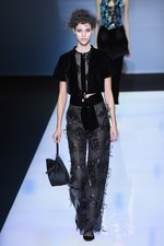 ジョルジオ アルマーニ 2016年秋冬ウィメンズコレクション - ブラック ベルベットに魅せられて｜写真104