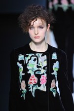 ジョルジオ アルマーニ 2016年秋冬ウィメンズコレクション - ブラック ベルベットに魅せられて｜写真112