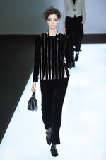 ジョルジオ アルマーニ 2016年秋冬ウィメンズコレクション - ブラック ベルベットに魅せられて｜写真14