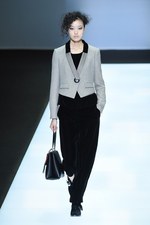 ジョルジオ アルマーニ 2016年秋冬ウィメンズコレクション - ブラック ベルベットに魅せられて｜写真15