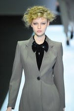 ジョルジオ アルマーニ 2016年秋冬ウィメンズコレクション - ブラック ベルベットに魅せられて｜写真19