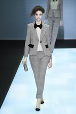 ジョルジオ アルマーニ 2016年秋冬ウィメンズコレクション - ブラック ベルベットに魅せられて｜写真21