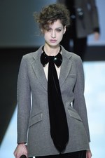 ジョルジオ アルマーニ 2016年秋冬ウィメンズコレクション - ブラック ベルベットに魅せられて｜写真25