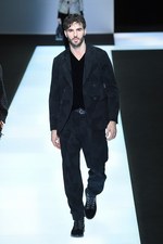 ジョルジオ アルマーニ 2016年秋冬ウィメンズコレクション - ブラック ベルベットに魅せられて｜写真37