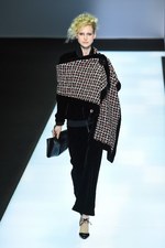 ジョルジオ アルマーニ 2016年秋冬ウィメンズコレクション - ブラック ベルベットに魅せられて｜写真43