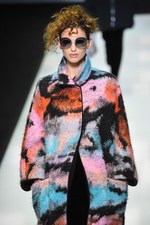 ジョルジオ アルマーニ 2016年秋冬ウィメンズコレクション - ブラック ベルベットに魅せられて｜写真56