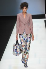 ジョルジオ アルマーニ 2016年秋冬ウィメンズコレクション - ブラック ベルベットに魅せられて｜写真61