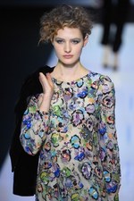 ジョルジオ アルマーニ 2016年秋冬ウィメンズコレクション - ブラック ベルベットに魅せられて｜写真84