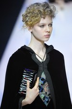 ジョルジオ アルマーニ 2016年秋冬ウィメンズコレクション - ブラック ベルベットに魅せられて｜写真90