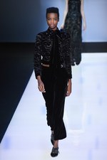 ジョルジオ アルマーニ 2016年秋冬ウィメンズコレクション - ブラック ベルベットに魅せられて｜写真97