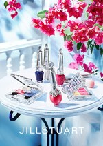 ジルスチュアート　ビューティ2016年夏コスメ - トリコロールカラーのネイル、アイシャドウ｜写真1