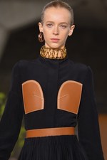 ロエベ 2016年秋冬ウィメンズコレクション - 有機的な世界から顔をだす、プレイフルな動物たち｜写真4