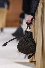 ロエベ 2016年秋冬ウィメンズコレクション - 有機的な世界から顔をだす、プレイフルな動物たち｜写真7