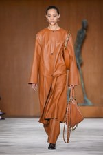 ロエベ 2016年秋冬ウィメンズコレクション - 有機的な世界から顔をだす、プレイフルな動物たち｜写真30