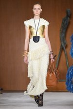 ロエベ 2016年秋冬ウィメンズコレクション - 有機的な世界から顔をだす、プレイフルな動物たち｜写真81