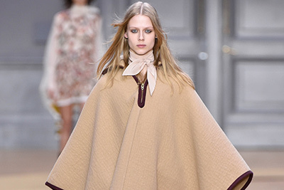 ビックシルエット｜クロエ 2016-17年秋冬ウィメンズコレクション - 荒野を駆ける女性バイカー