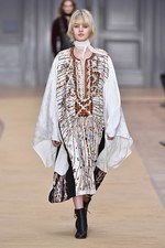 クロエ 2016-17年秋冬ウィメンズコレクション - 荒野を駆ける女性バイカー｜写真15