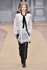 クロエ 2016-17年秋冬ウィメンズコレクション - 荒野を駆ける女性バイカー｜写真18