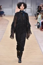 クロエ 2016-17年秋冬ウィメンズコレクション - 荒野を駆ける女性バイカー｜写真19