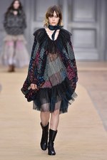 クロエ 2016-17年秋冬ウィメンズコレクション - 荒野を駆ける女性バイカー｜写真30