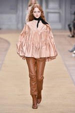 クロエ 2016-17年秋冬ウィメンズコレクション - 荒野を駆ける女性バイカー｜写真37