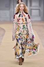 クロエ 2016-17年秋冬ウィメンズコレクション - 荒野を駆ける女性バイカー｜写真38