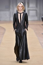 クロエ 2016-17年秋冬ウィメンズコレクション - 荒野を駆ける女性バイカー｜写真42