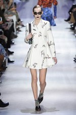 ディオール 2016年秋冬ウィメンズコレクション - ルーブル美術館を舞台に、エッジの効いた新ルック｜写真62