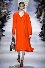 ディオール 2016年秋冬ウィメンズコレクション - ルーブル美術館を舞台に、エッジの効いた新ルック｜写真79