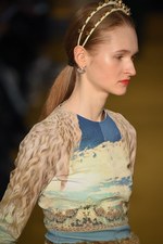 アンダーカバー 2016-17年秋冬ウィメンズコレクション - 失った恋を嘆き、哀愁を漂わせて｜写真4