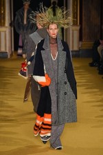 アンダーカバー 2016-17年秋冬ウィメンズコレクション - 失った恋を嘆き、哀愁を漂わせて｜写真18