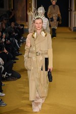 アンダーカバー 2016-17年秋冬ウィメンズコレクション - 失った恋を嘆き、哀愁を漂わせて｜写真41