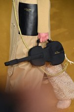 アンダーカバー 2016-17年秋冬ウィメンズコレクション - 失った恋を嘆き、哀愁を漂わせて｜写真43