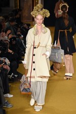 アンダーカバー 2016-17年秋冬ウィメンズコレクション - 失った恋を嘆き、哀愁を漂わせて｜写真50