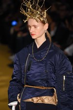 アンダーカバー 2016-17年秋冬ウィメンズコレクション - 失った恋を嘆き、哀愁を漂わせて｜写真55