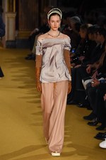 アンダーカバー 2016-17年秋冬ウィメンズコレクション - 失った恋を嘆き、哀愁を漂わせて｜写真57