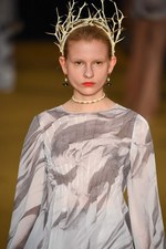 アンダーカバー 2016-17年秋冬ウィメンズコレクション - 失った恋を嘆き、哀愁を漂わせて｜写真60